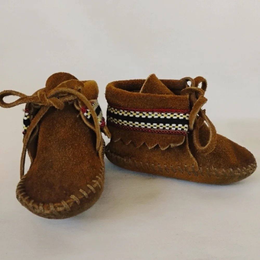 MinneTonka Braid Bootie Babys & Infants Brown Suede Kids Moccasins Padded Insole